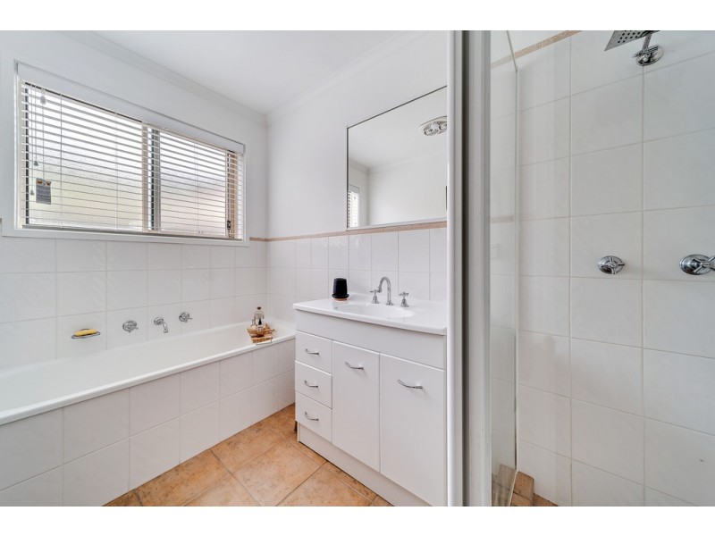 32 Wittunga Crescent, Banks ACT 2906