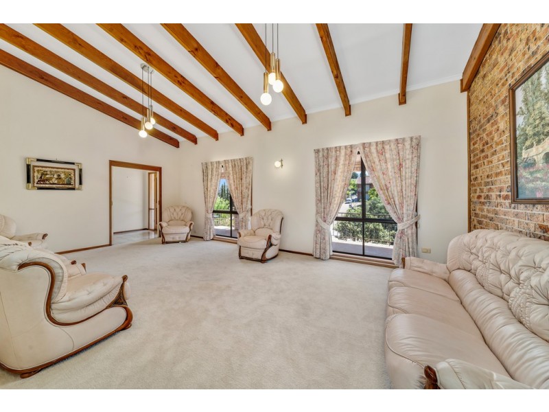 26 Ngunawal Drive, Isaacs ACT 2607