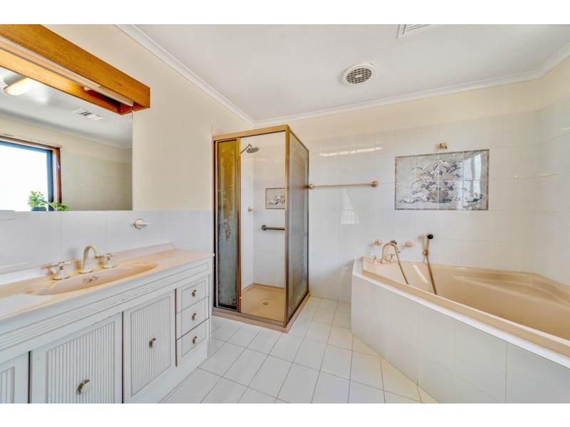 26 Ngunawal Drive, Isaacs ACT 2607