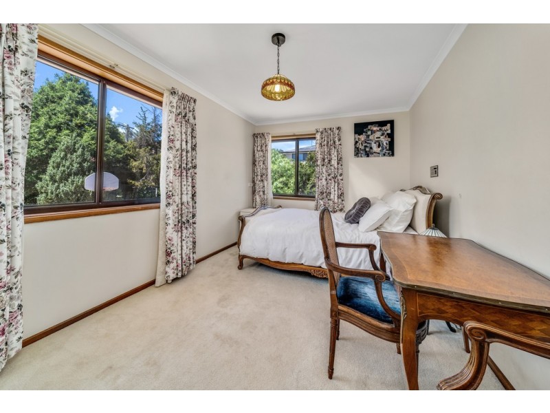 26 Ngunawal Drive, Isaacs ACT 2607