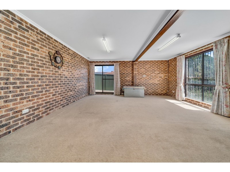26 Ngunawal Drive, Isaacs ACT 2607