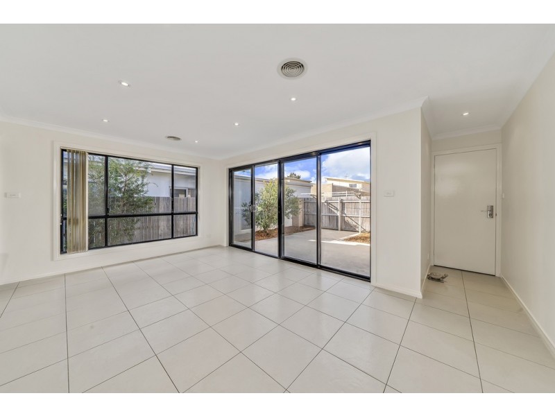67 Patrick White Circuit, Franklin ACT 2913