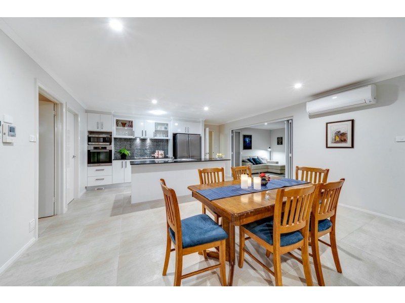 4 Cazneaux Crescent, Weston ACT 2611