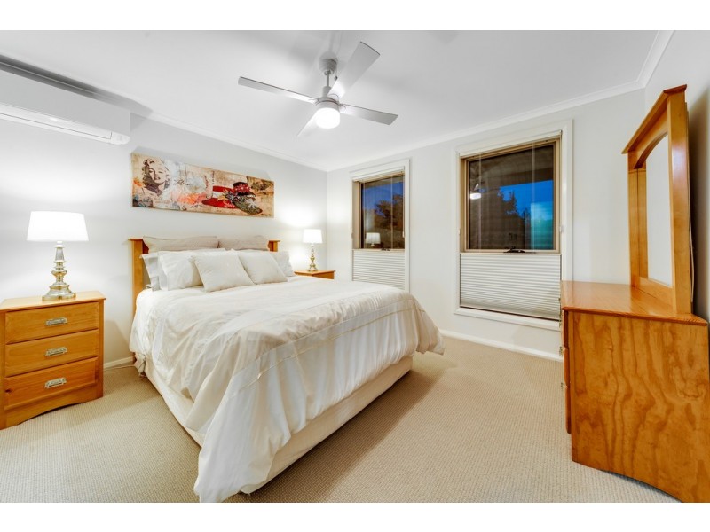 4 Cazneaux Crescent, Weston ACT 2611