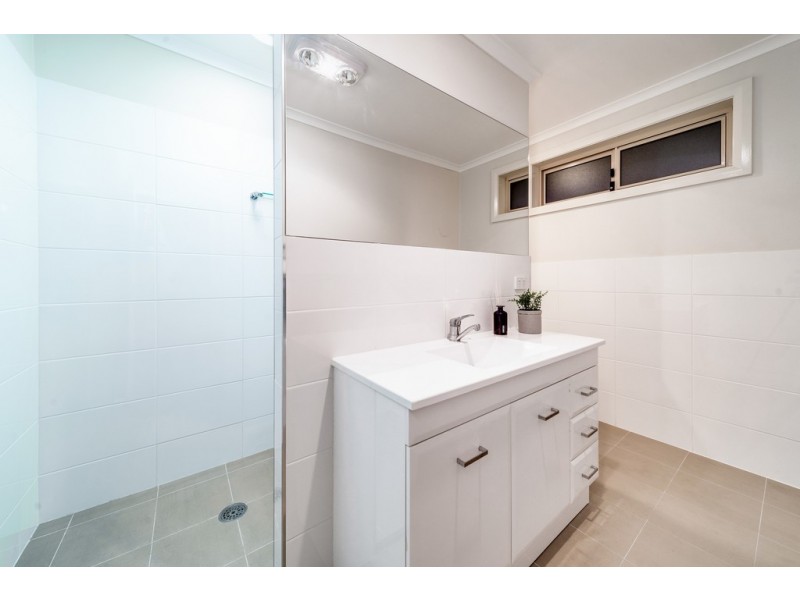 4 Cazneaux Crescent, Weston ACT 2611