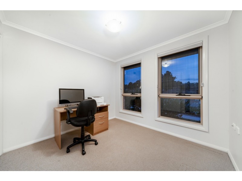 4 Cazneaux Crescent, Weston ACT 2611