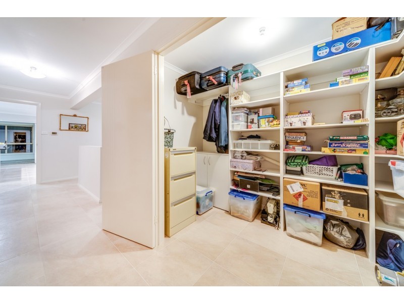 4 Cazneaux Crescent, Weston ACT 2611