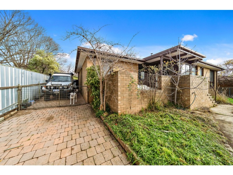 12 Ligar Place, Holder ACT 2611