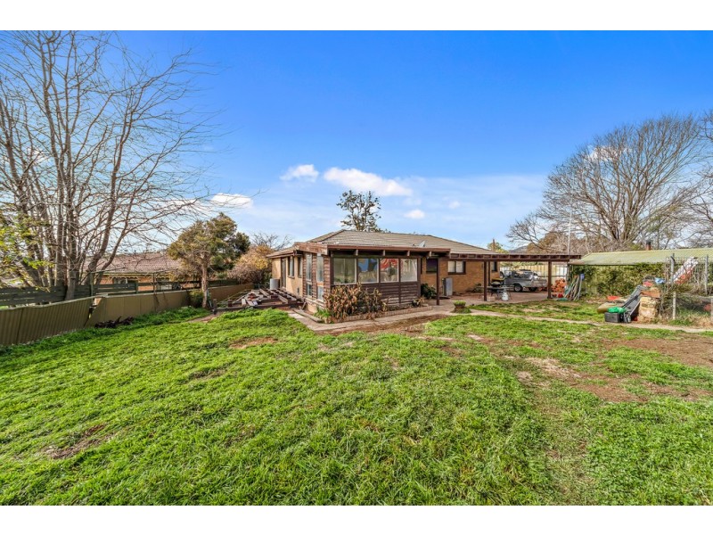 12 Ligar Place, Holder ACT 2611