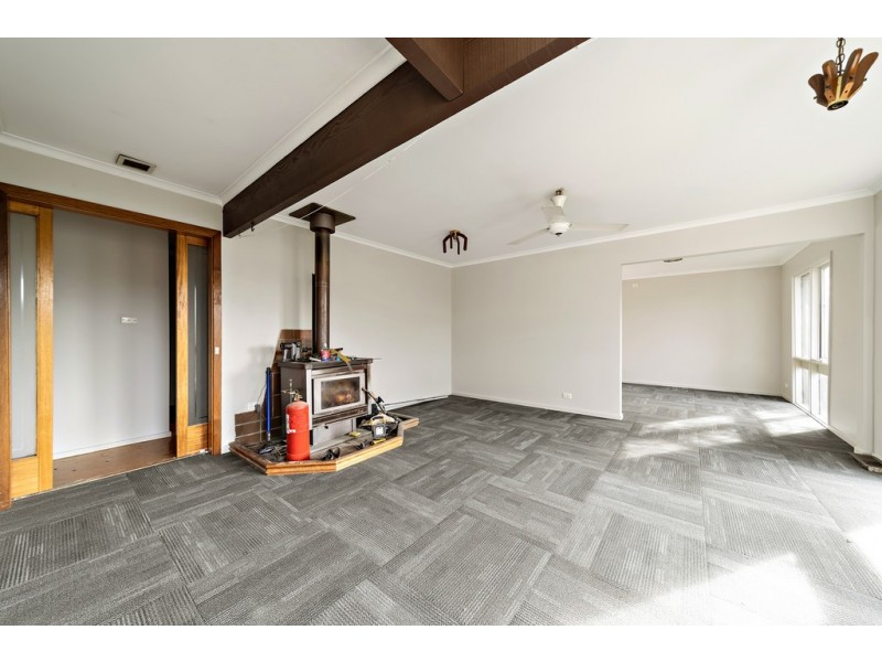 12 Ligar Place, Holder ACT 2611