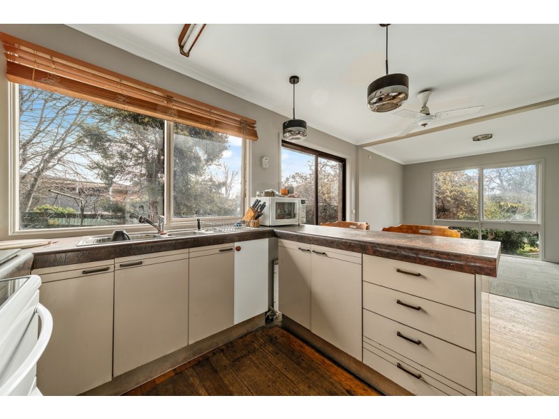 12 Ligar Place, Holder ACT 2611