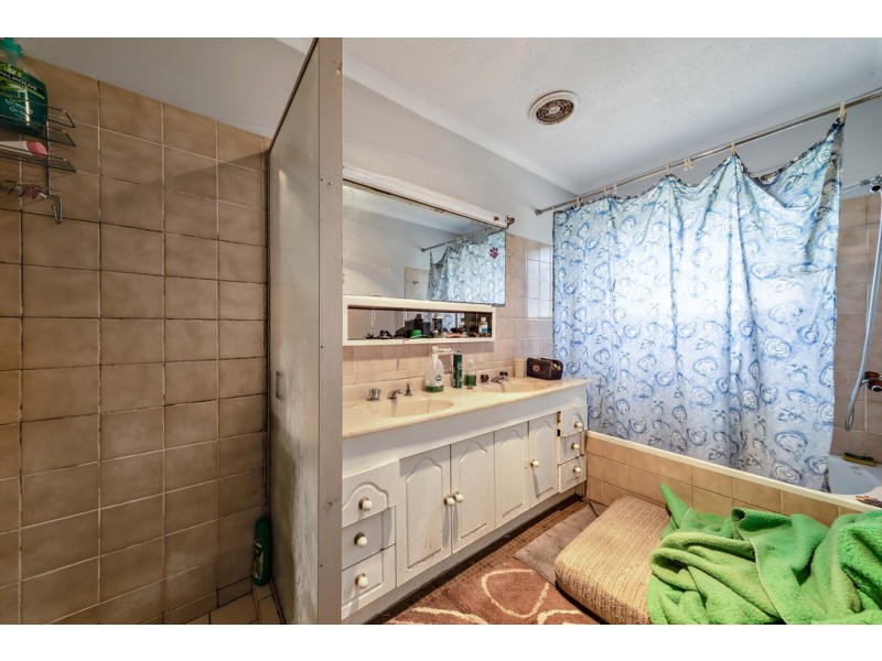 12 Ligar Place, Holder ACT 2611