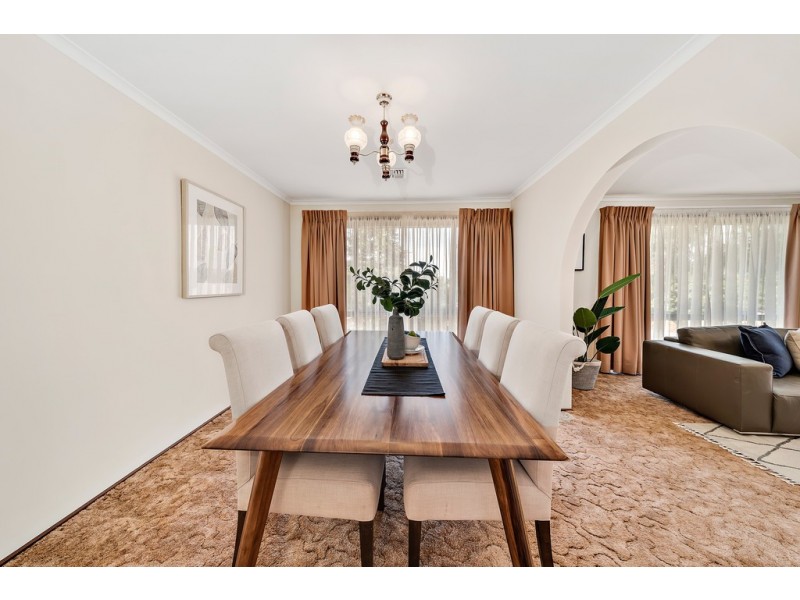 27 Fitzhardinge Crescent, Evatt ACT 2617