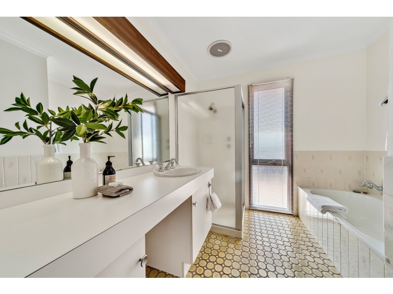 27 Fitzhardinge Crescent, Evatt ACT 2617
