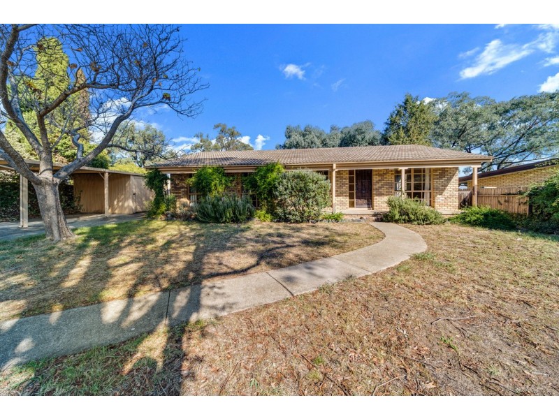 9 McQuade Close, Charnwood ACT 2615