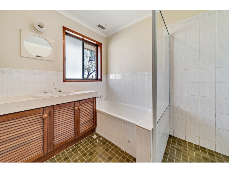 9 McQuade Close, Charnwood ACT 2615