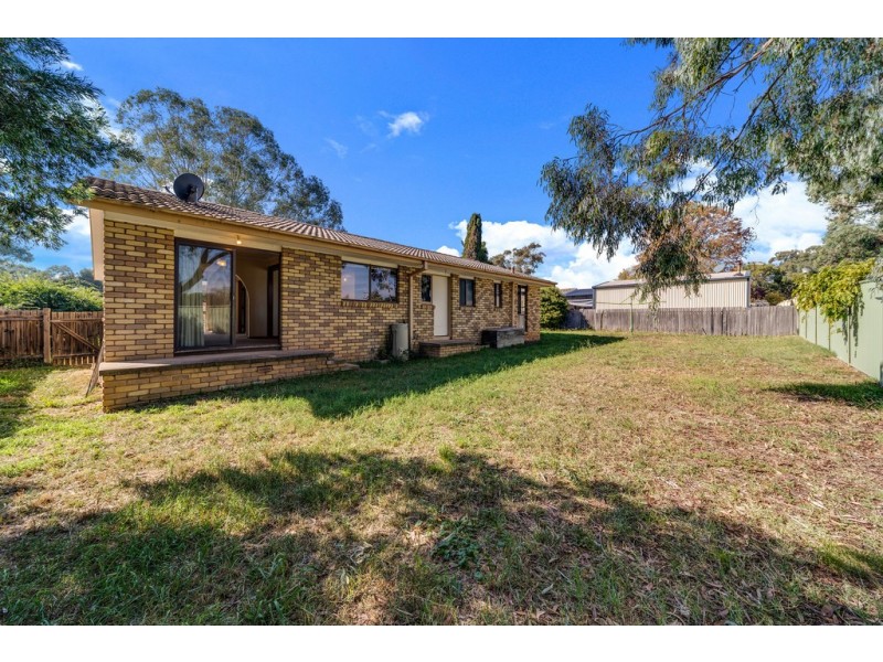 9 McQuade Close, Charnwood ACT 2615