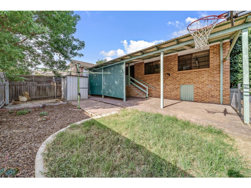 5 Charlton Crescent, Gordon ACT 2906