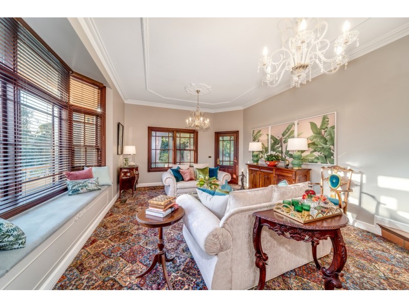 41 Halloran Drive, Jerrabomberra NSW 2619