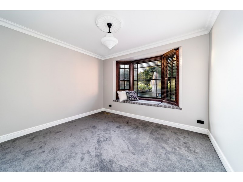 41 Halloran Drive, Jerrabomberra NSW 2619