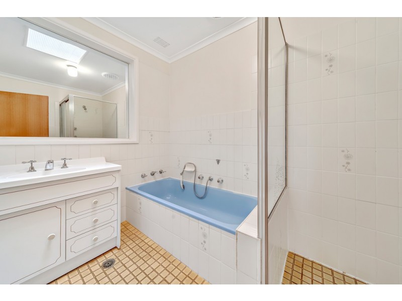 57 MacLaurin Crescent, Chifley ACT 2606