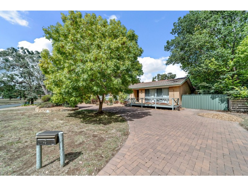 4 Kilby Crescent, Weetangera ACT 2614