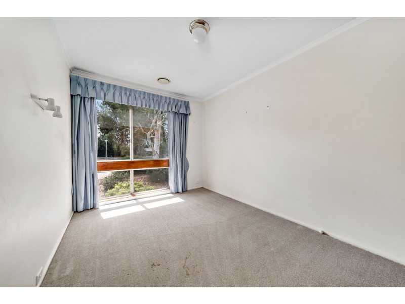 4 Kilby Crescent, Weetangera ACT 2614