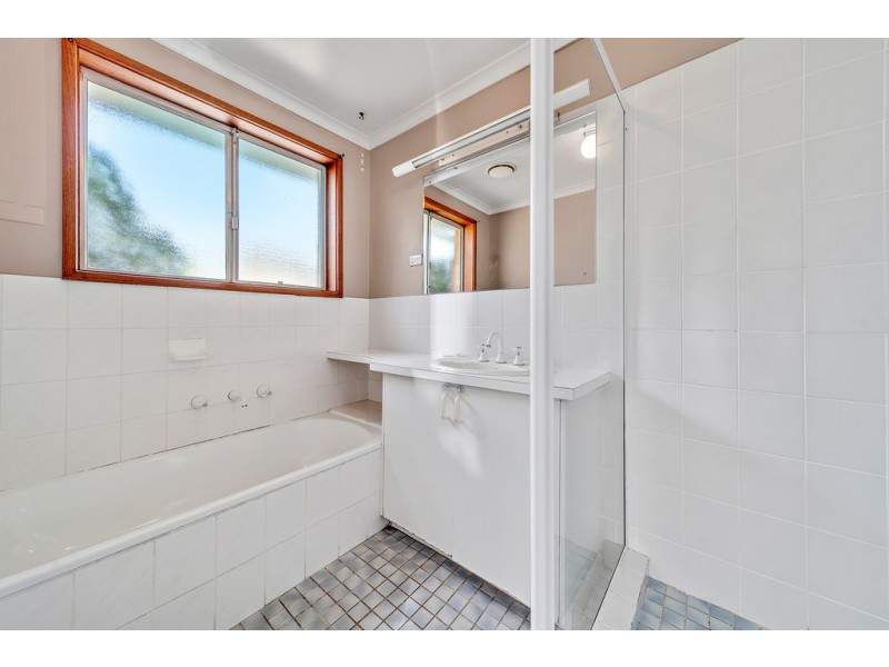 4 Kilby Crescent, Weetangera ACT 2614