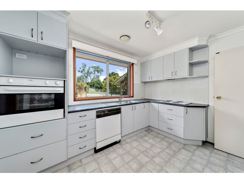 4 Kilby Crescent, Weetangera ACT 2614
