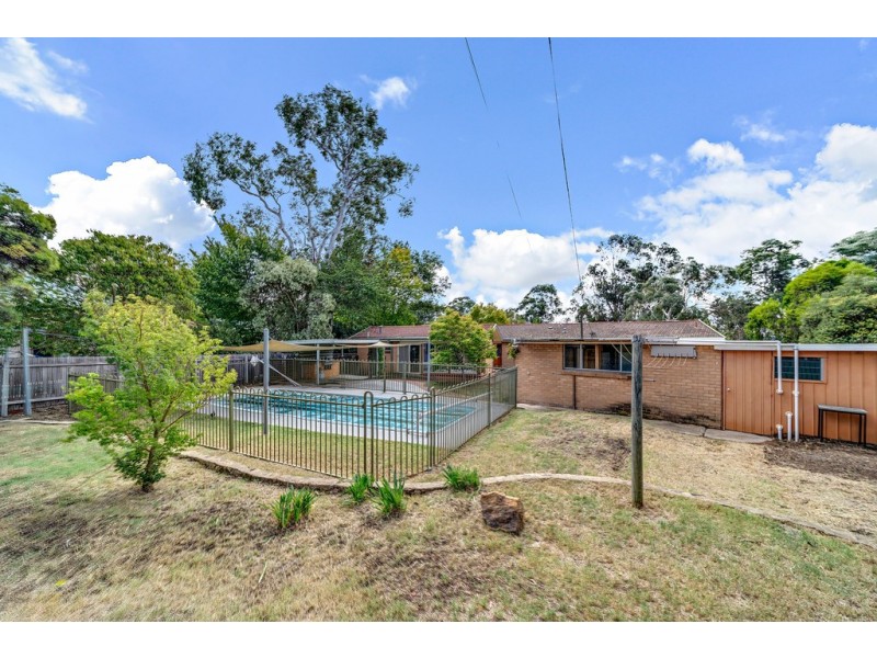 4 Kilby Crescent, Weetangera ACT 2614