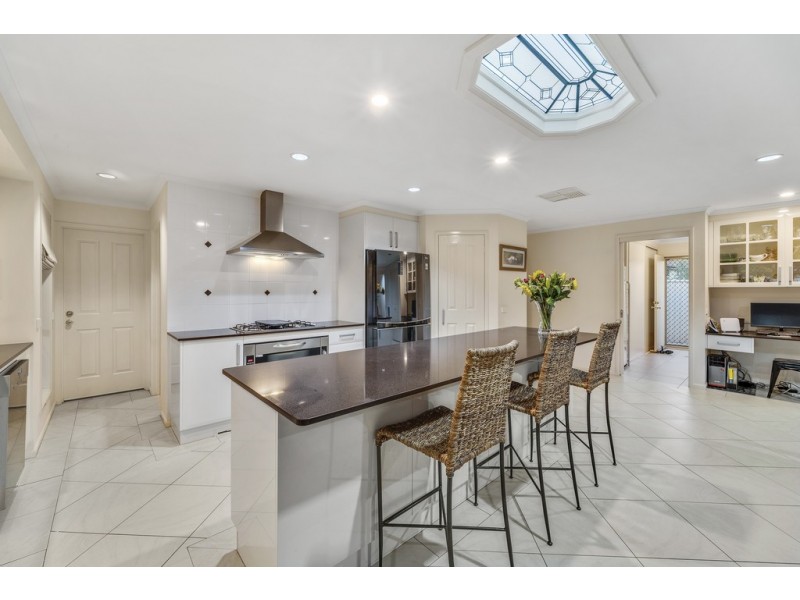 8 Bega Place, Narrabundah ACT 2604