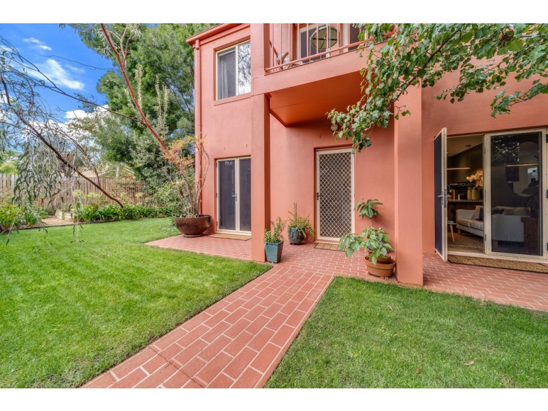 2/15 Towns Cres, Turner ACT 2612