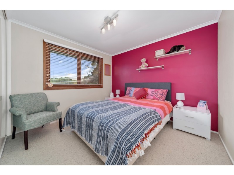 32 Max Henry Crescent, Macarthur ACT 2904