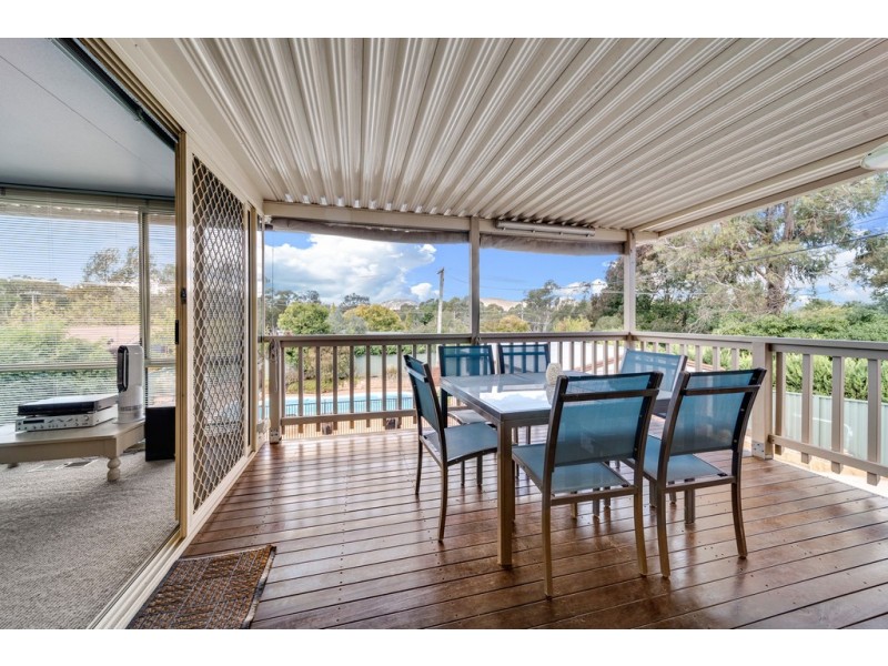 32 Max Henry Crescent, Macarthur ACT 2904