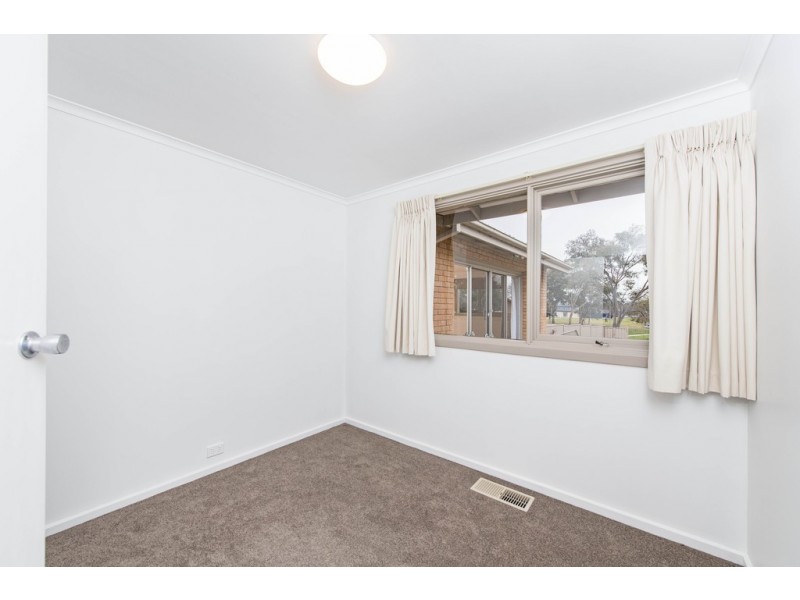 10 Mackaness Place, Garran ACT 2605