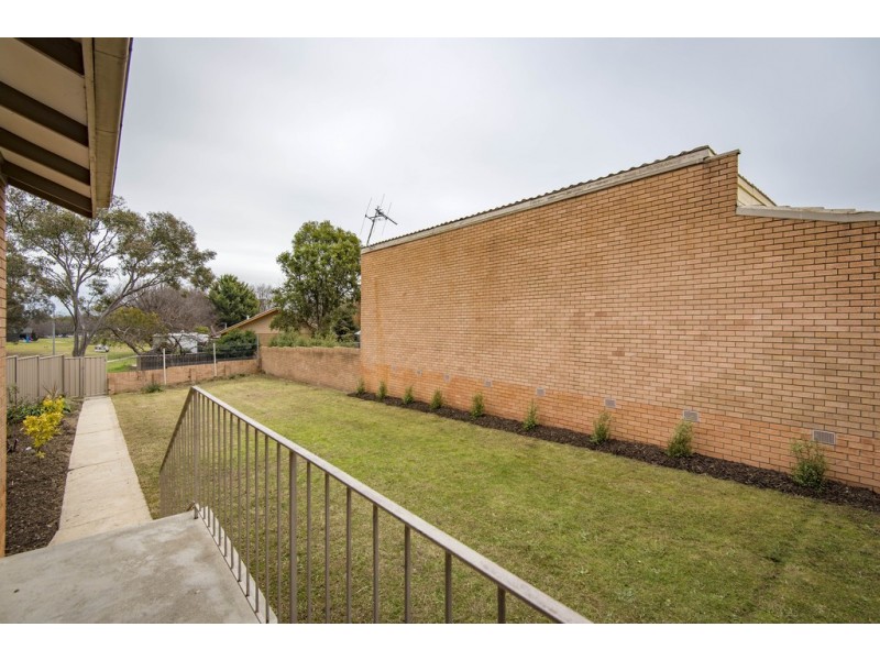 10 Mackaness Place, Garran ACT 2605