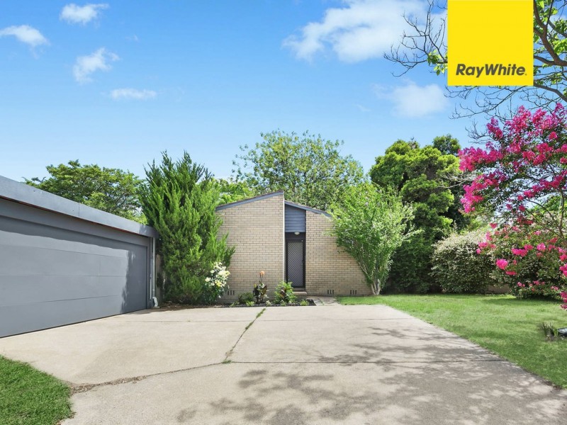 5 Traill Place, Charnwood ACT 2615