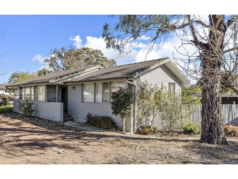 1 and 1A Paling Place, Melba ACT 2615