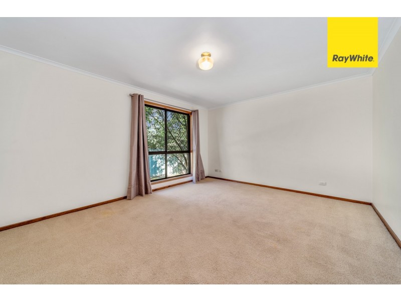 27 Collicot Circuit, Macquarie ACT 2614