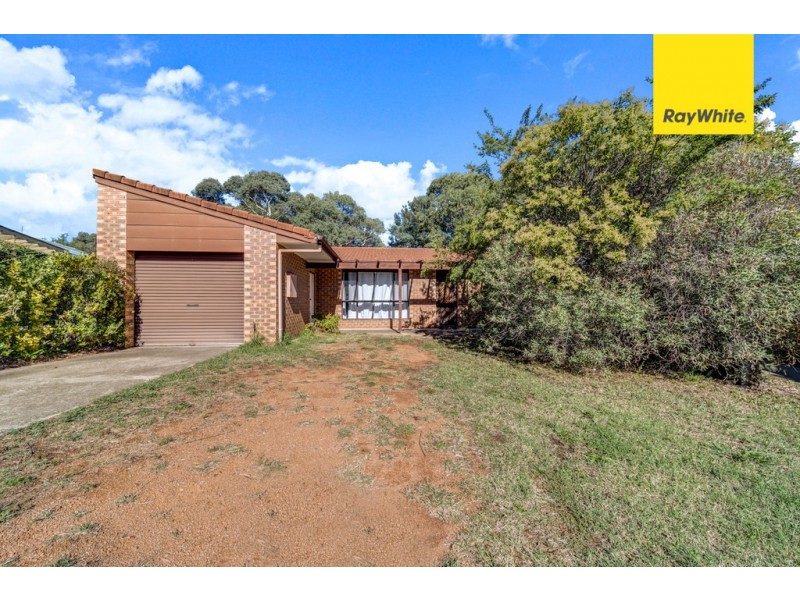 27 Collicot Circuit, Macquarie ACT 2614