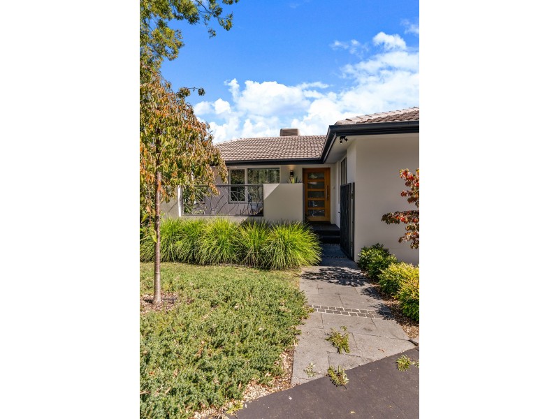 9 Ogilvie Place, Garran ACT 2605