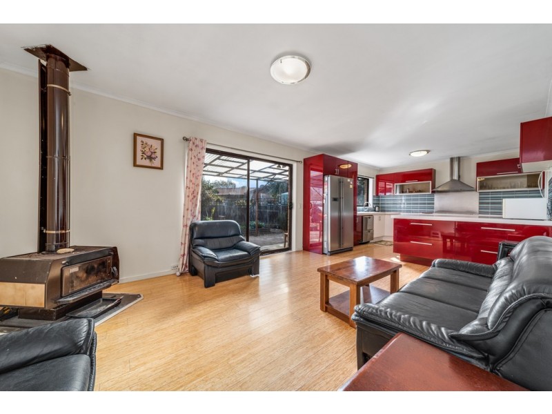 25 Ratcliffe Crescent, Florey ACT 2615