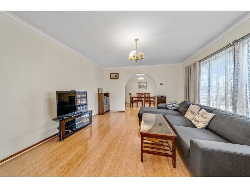 25 Ratcliffe Crescent, Florey ACT 2615