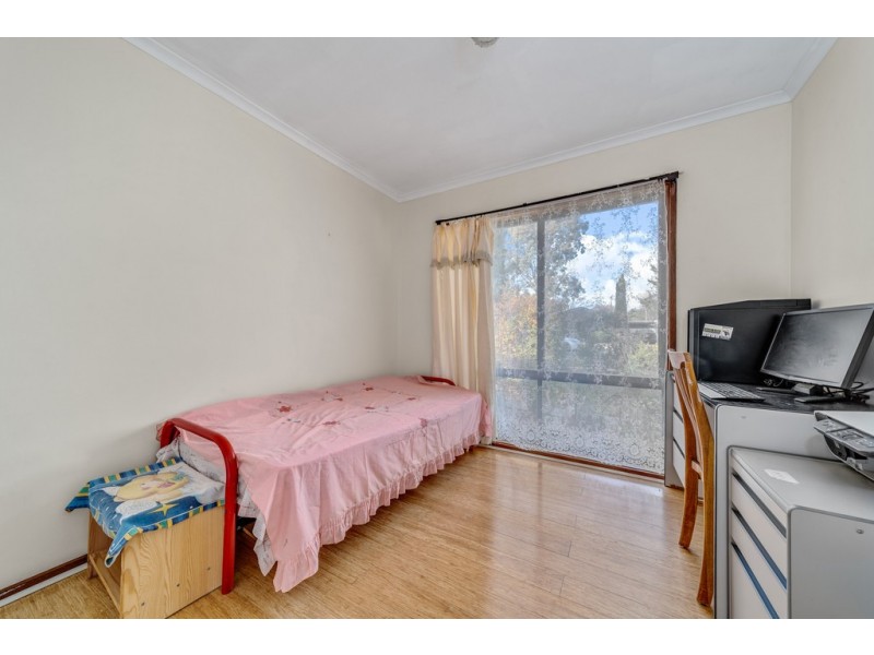 25 Ratcliffe Crescent, Florey ACT 2615
