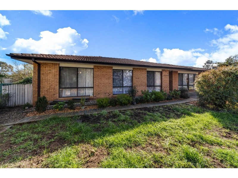 25 Ratcliffe Crescent, Florey ACT 2615