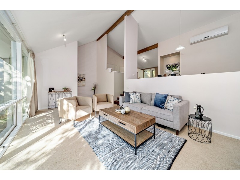 73 Maclachlan Street, Holder ACT 2611