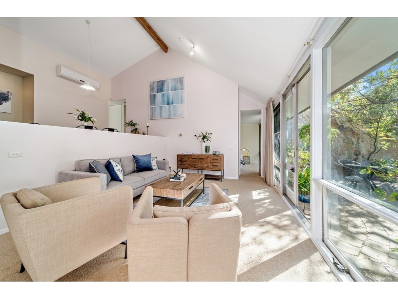 73 Maclachlan Street, Holder ACT 2611