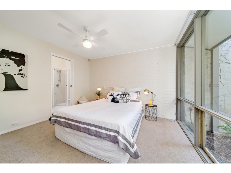 73 Maclachlan Street, Holder ACT 2611
