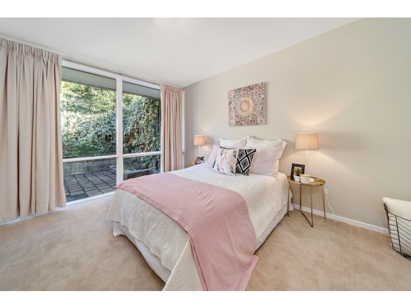 73 Maclachlan Street, Holder ACT 2611