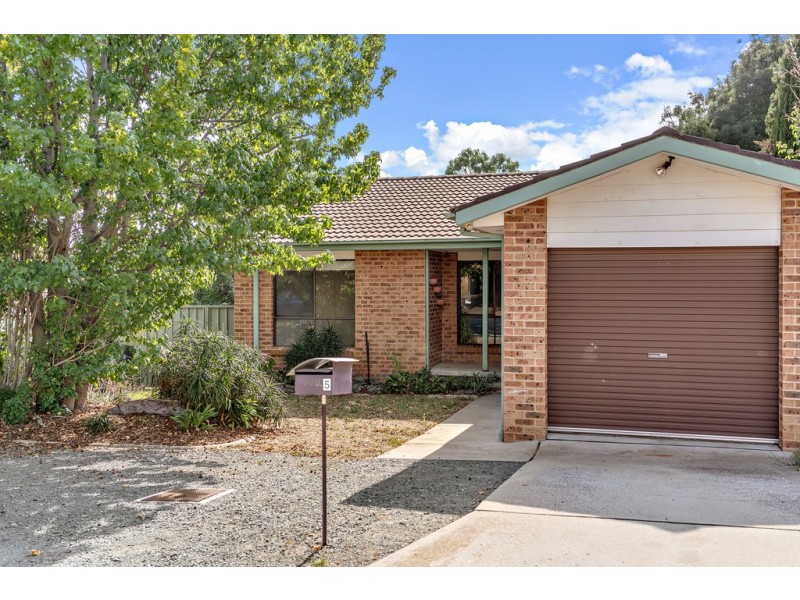 5 Charlton Crescent, Gordon ACT 2906